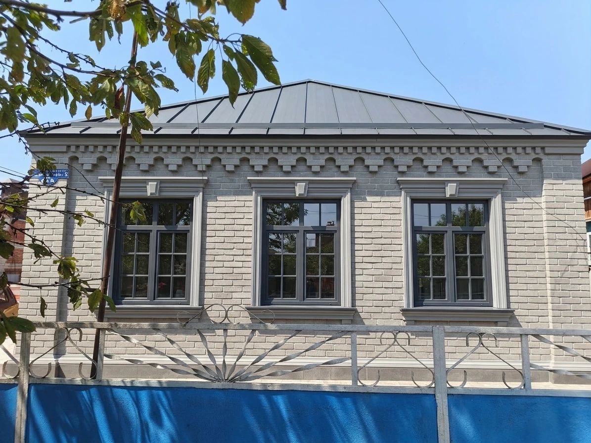 Дизайн фасада в стиле Классический — фото фасада от нейросети AI Facade
